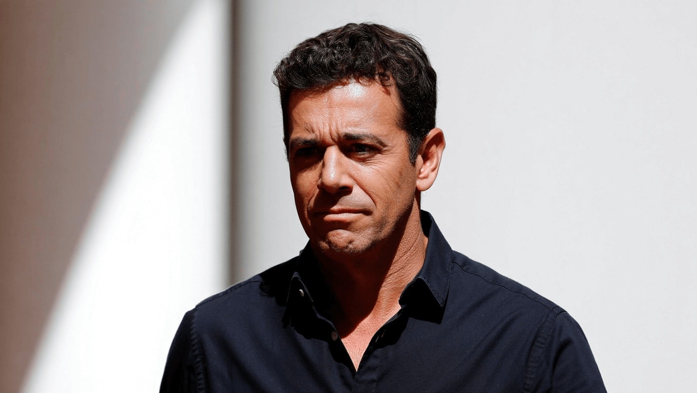 Uno de los solteros más famosos de Telecinco da un giro radical y sus seguidores están preocupados