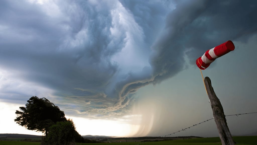 La AEMET activa la alerta naranja en estas zonas de España y manda un aviso: «Riesgo por lluvias y vientos»