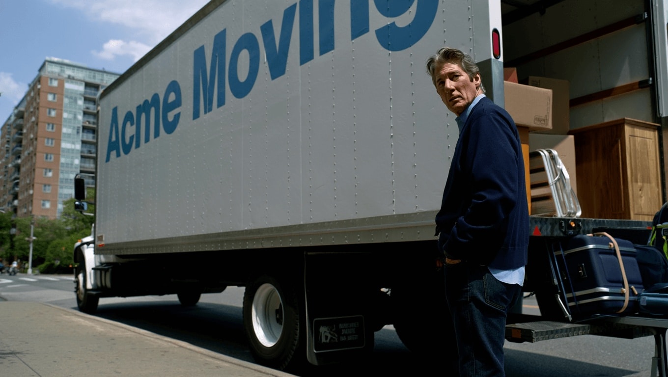 Richard Gere vuelve a Estados Unidos y se encuentra con muchos problemas