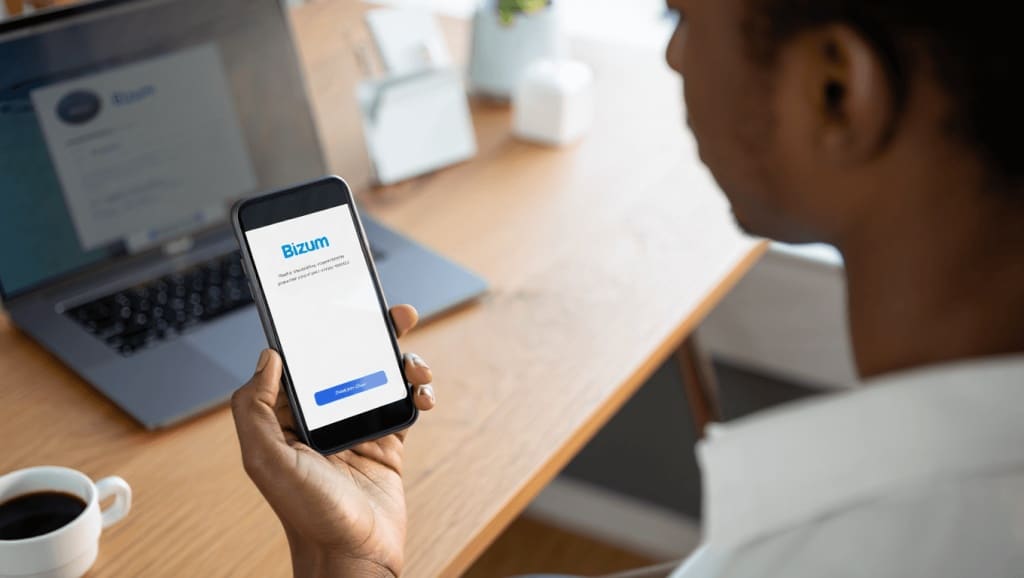 Hacienda despeja dudas sobre Bizum: no vigilará los pagos entre particulares