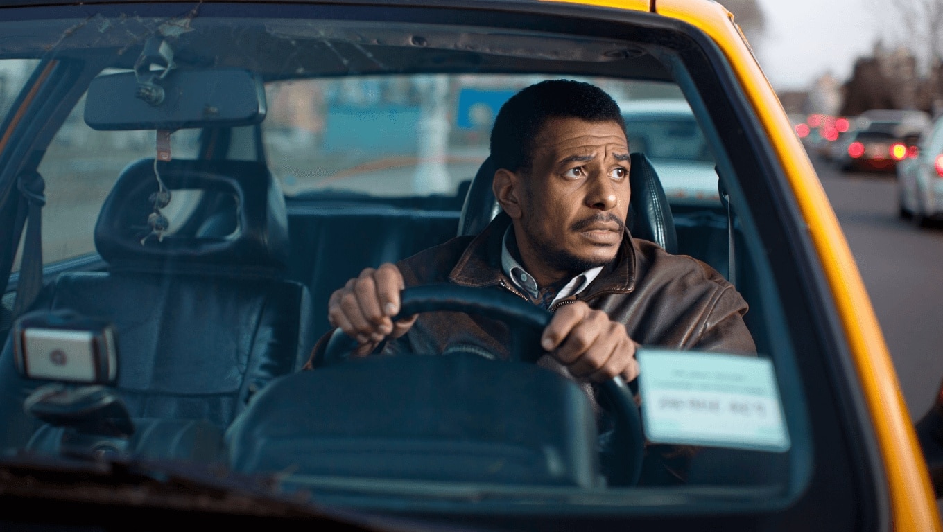 Ni taxistas ni profesionales se libran: así es la nueva norma de la DGT que entra en vigor hoy