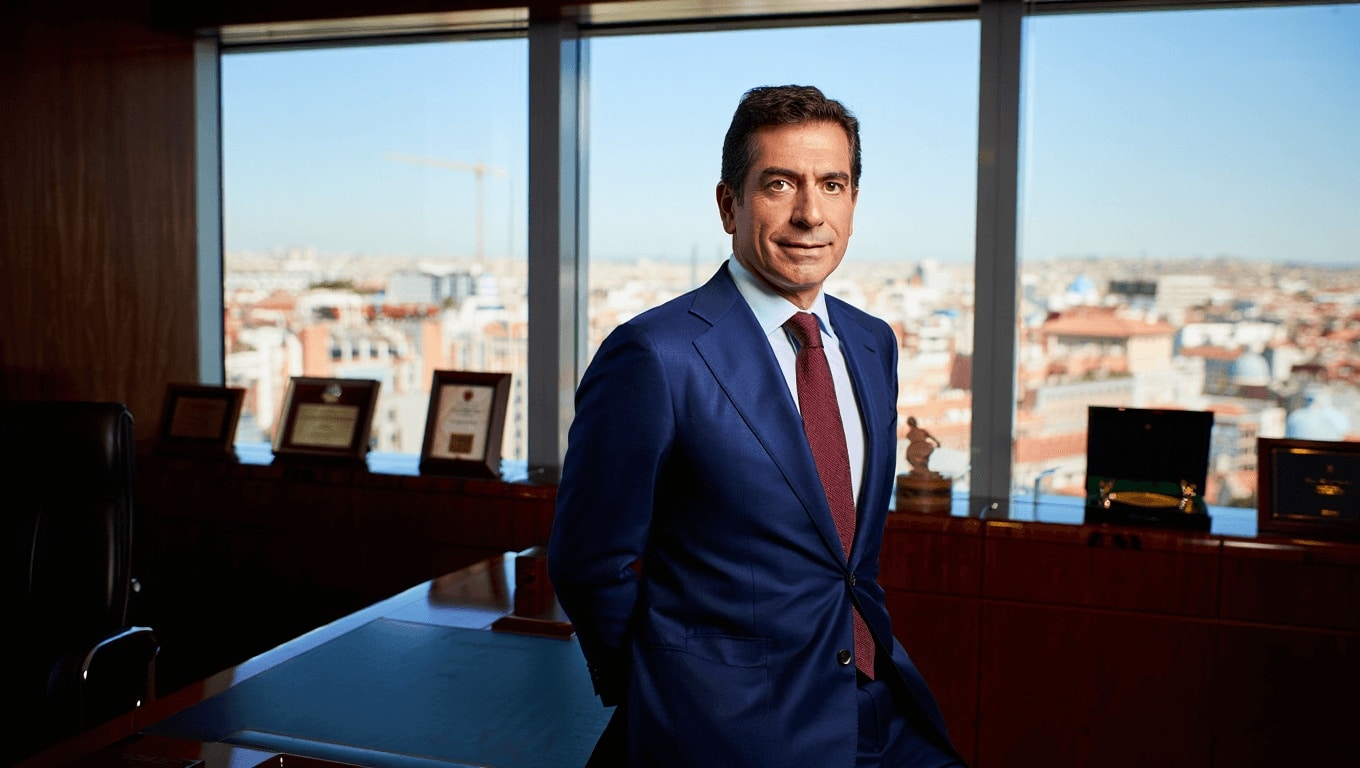 Carlos Torres (BBVA) percibe una remuneración récord de 9 millones a pesar del fracaso de la opa sobre Sabadell