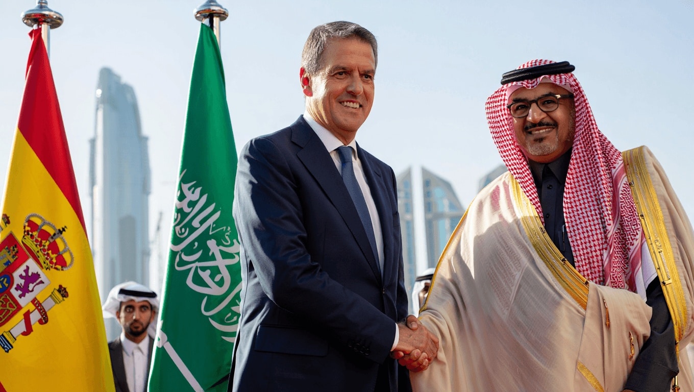 Puente firma en Riad la continuidad del AVE a La Meca mientras se negocia un acuerdo de última hora para suspender la huelga