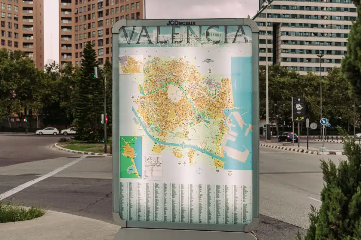 Mapa de regiones de España con zonas de mayor riesgo por calor extremo